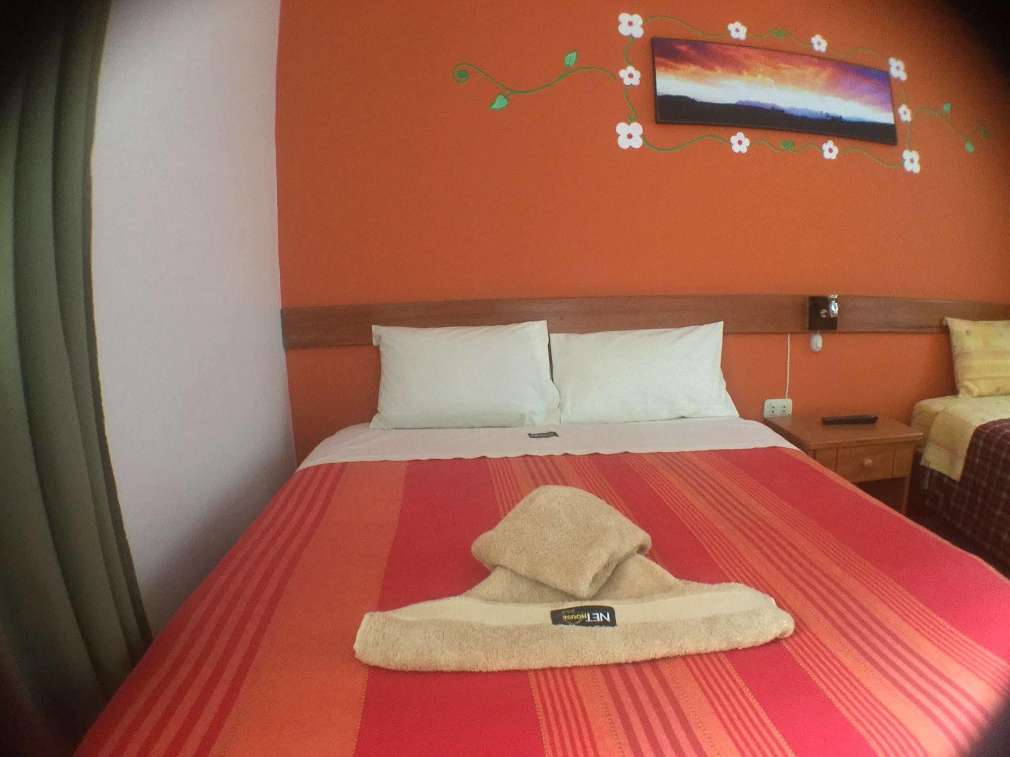 Net House Cusco Bed & Breakfast Exterior photo
